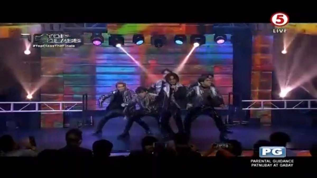 TV5manila's tweet photo. Hataw Na by THE PURE ENERGY Gary Valenciano! ๐คฉ
#TopClassTheFinale
#TopClassTV5
#IBAngSayaPagSamaSama https://t.co/AuxPmuPIU9