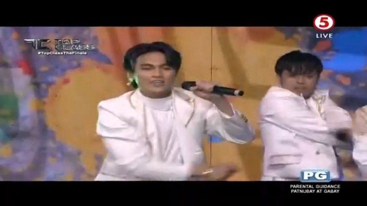 TV5manila's tweet photo. May performance ka na, may praise and worship pa. ๐๐ป
#TopClassTheFinale
#TopClassTV5
#IBAngSayaPagSamaSama https://t.co/eN4GKr1P3s