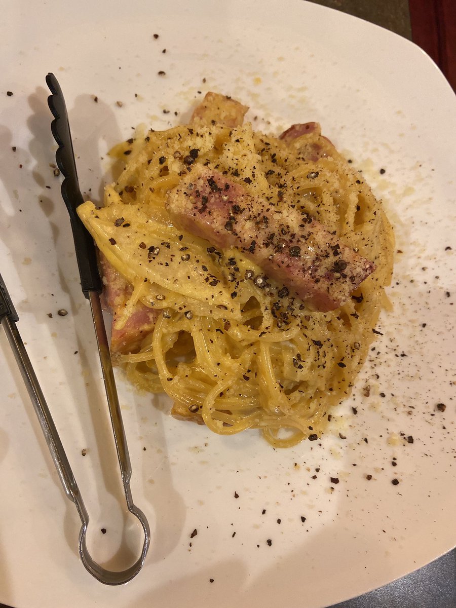 6HhcVS1aFUATdsC's tweet photo. 有名なシカゴピザのお店で赤いシカゴピザ🍕　バケツに入ったチーズみたい🫢
あまりのチーズ感🧀にびっくり‼️

#新宿
#ark2nd https://t.co/9xRFkIbDDu