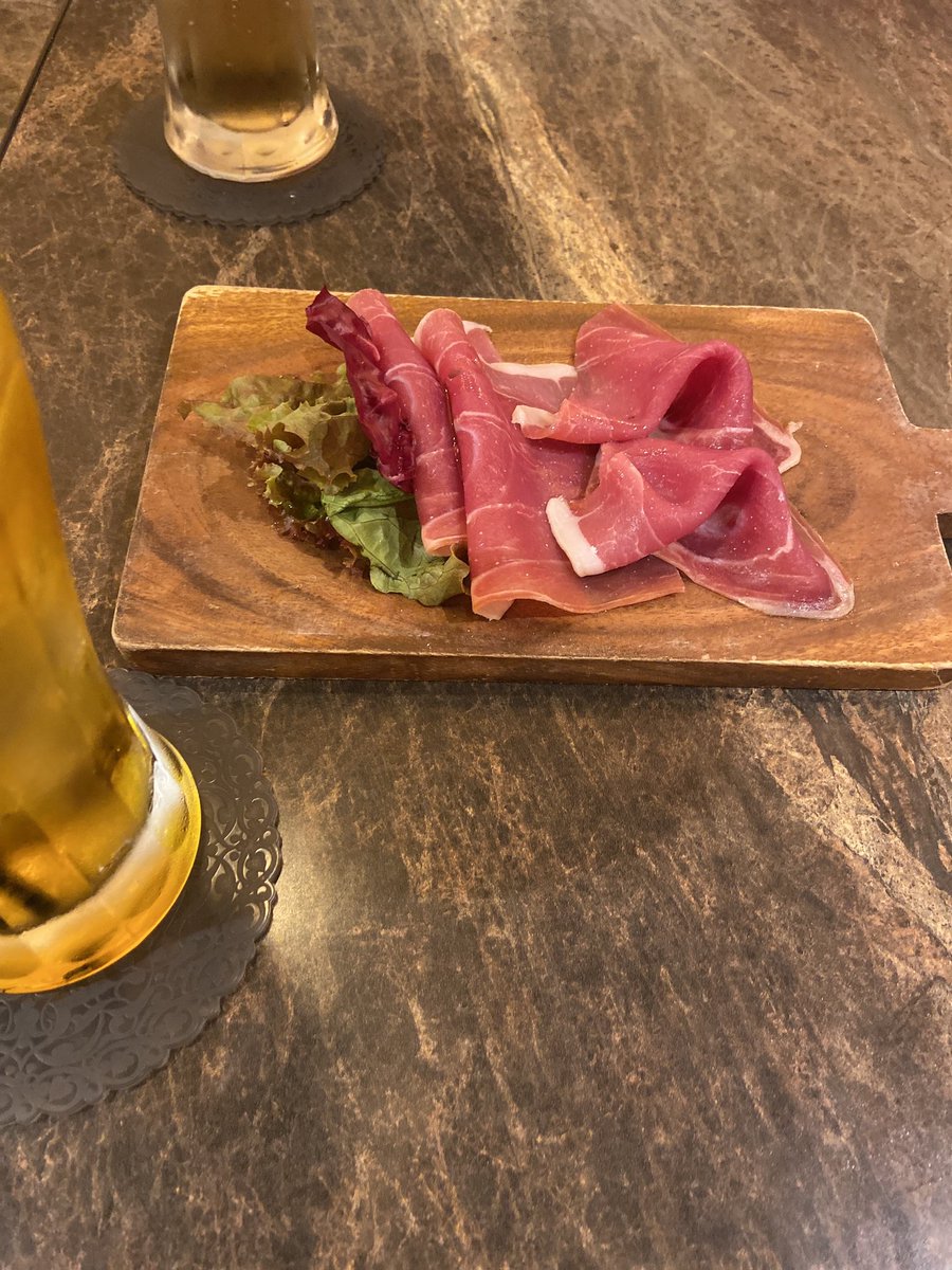 6HhcVS1aFUATdsC's tweet photo. 有名なシカゴピザのお店で赤いシカゴピザ🍕　バケツに入ったチーズみたい🫢
あまりのチーズ感🧀にびっくり‼️

#新宿
#ark2nd https://t.co/9xRFkIbDDu