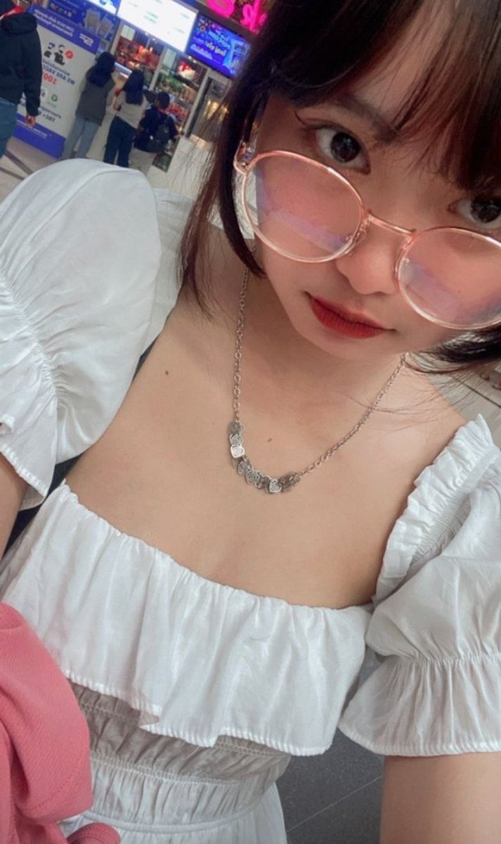 ToeixX's tweet photo. ขอค่าขนมหน่อยได้มั้ยยยย  สัก  49  52  54  56  😝😝😝😝 https://t.co/naZl35W29W
