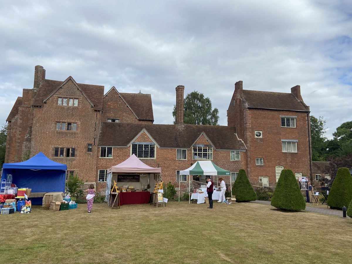 ConsciousCarbs's tweet photo. Come along to @HallHarvington today to get your #keto #lowcarb #glutenfree #sugarfree goodies 10-3pm #thinkbigsupportsmall https://t.co/j7uGoMCU0V