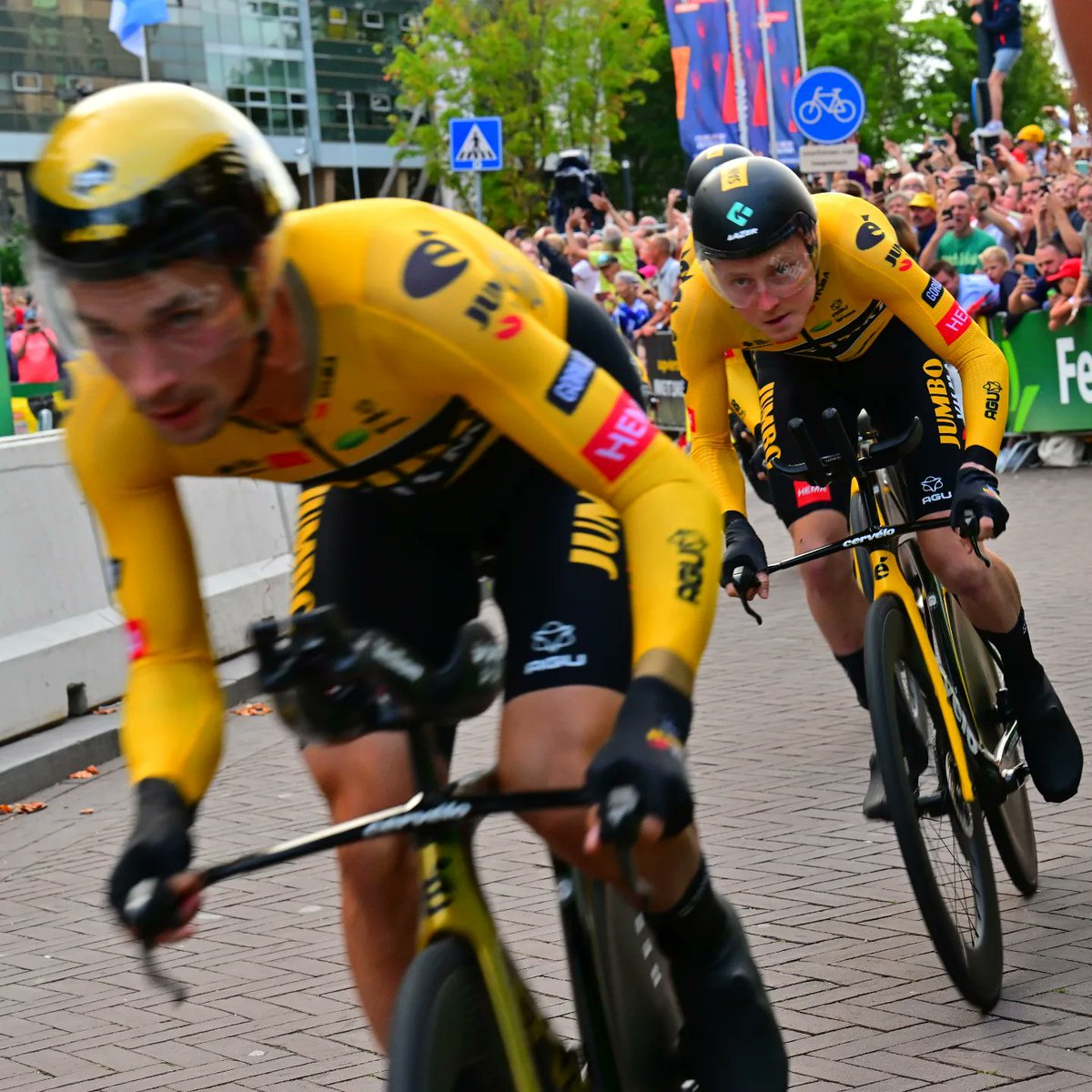 rilonl's tweet photo. Een indruk van de ploegentijdrit gisteren van @LaVueltaHolanda in Utrecht. #vamosholanda 3/3
#NikonZ9 #JumboVisma https://t.co/Rsqu34LYhU