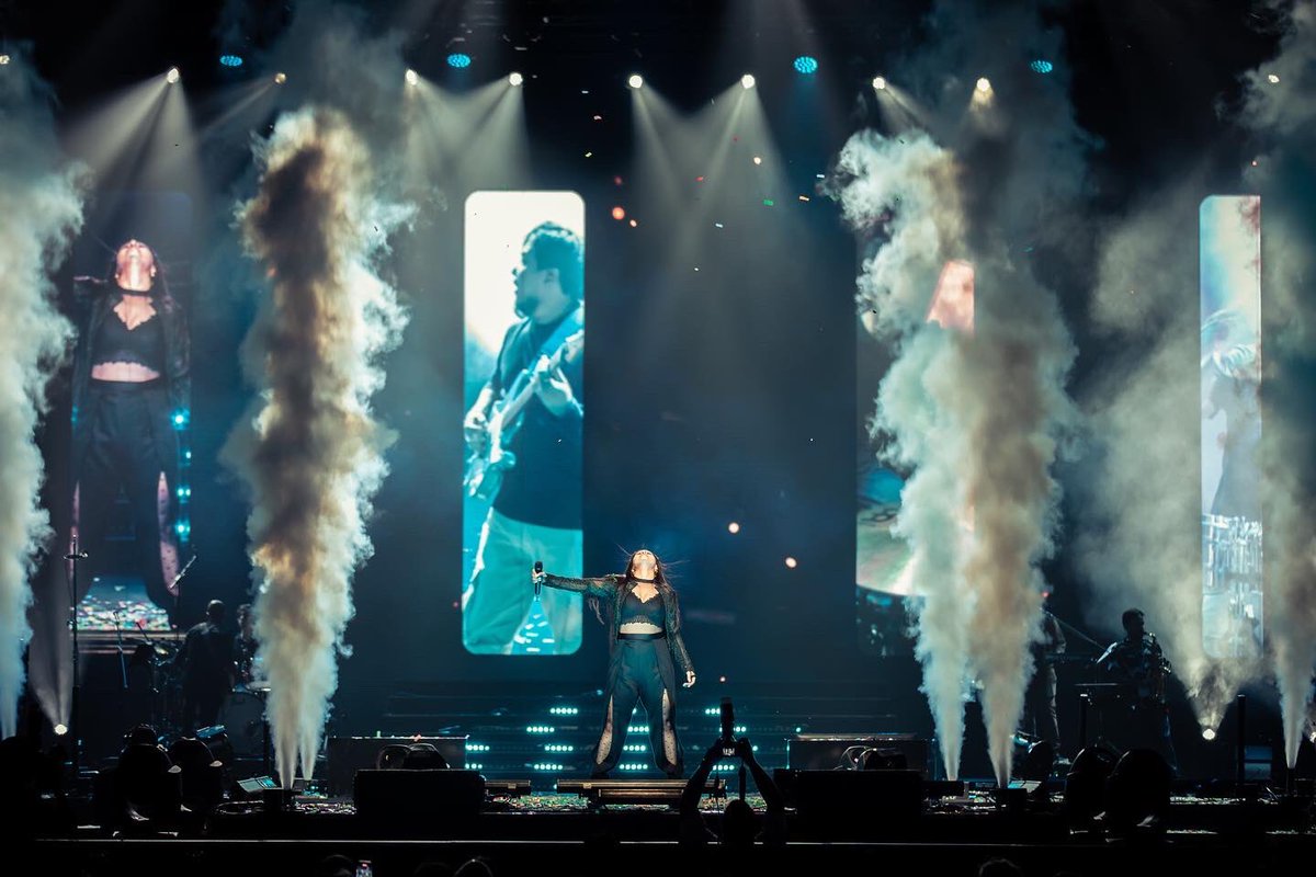 OfficialTMTM's tweet photo. A bundle of lifetime memories.❤️
@SunidhiChauhan5
#tmtm #SunidhiChauhan #MyDubai #tmexclusive #performancenight #tmtalentmanagement https://t.co/jNlumft7eI