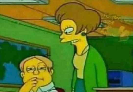Flantasma1's tweet photo. Cuando se acercaba el profe y tenias que hacerte el pensativo porque tenias alto machete https://t.co/Yx6ttzE1l3