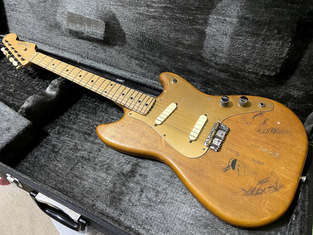 rv138's tweet photo. 1958年製(?) Musicmaster "LA Scribbled Franken"
1958 ネック/60'sボディ/1958ピックガード&PU(+50'sリアPU増設)/50〜60'sブリッジプレート…etc
やっと組み上がった✌️
#ワイのギターを見ていきなハレ2022
#Fender #PreCBS #DuoSonic #Musicmaster #HairMetal #LA #Trixter #WARRANT #GunsNRoses https://t.co/SSKhnnCcGf