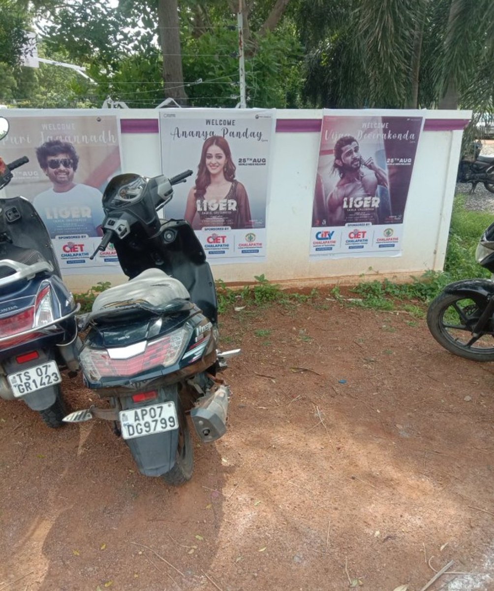 kartiknananya's tweet photo. Ok promotions ON AND HOW π₯³π€π»
#BlockbusterLiger
#Liger #AnanyaPanday #VijayDevarakonda #WaatLagaDenge #LigerHuntBegins #LigerOnAug25th #LigerSaalaCrossbreed #ISupportLiger #TeamLiger #Goodluck β₯οΈ https://t.co/3t89GujoyN