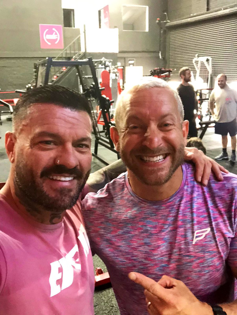 DaveJCritchley's tweet photo. Big Saturday morning session with @DanHighcock5 #SaturdayMotivation #chefdave https://t.co/FO0doaVxUy