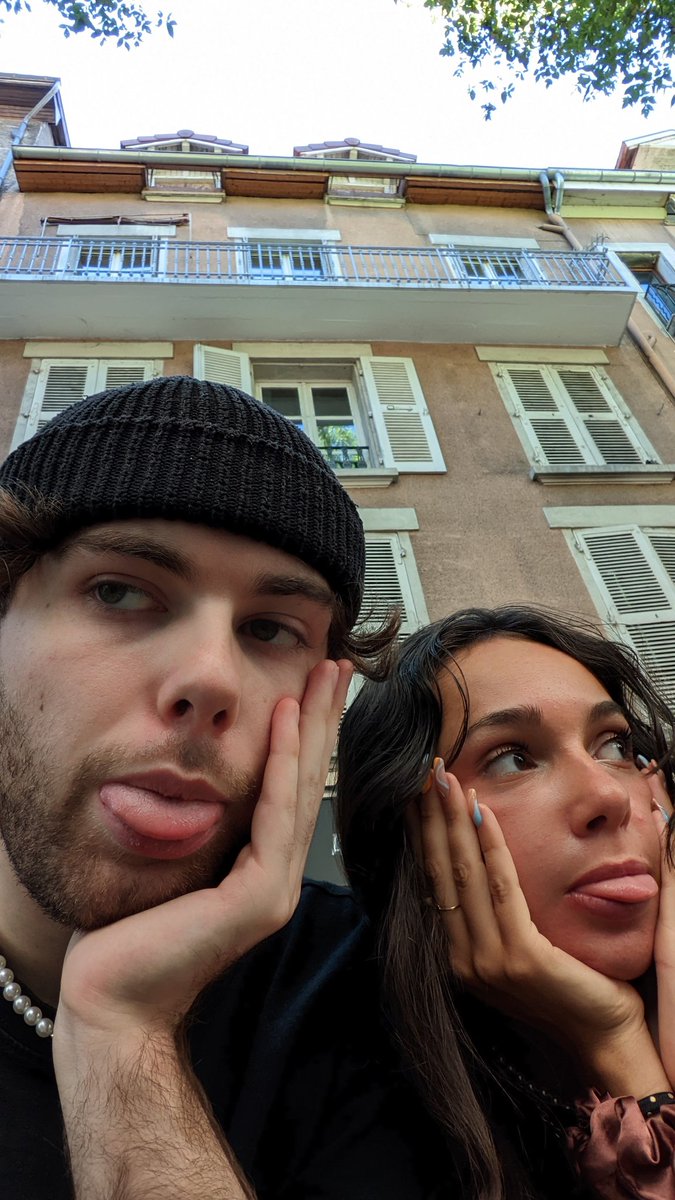 ihateferal's tweet photo. Désolé si je ne suis plus trop actif sur Twitter, c'est parce que je suis heureux 👉👈 https://t.co/cesFoWzxNc
