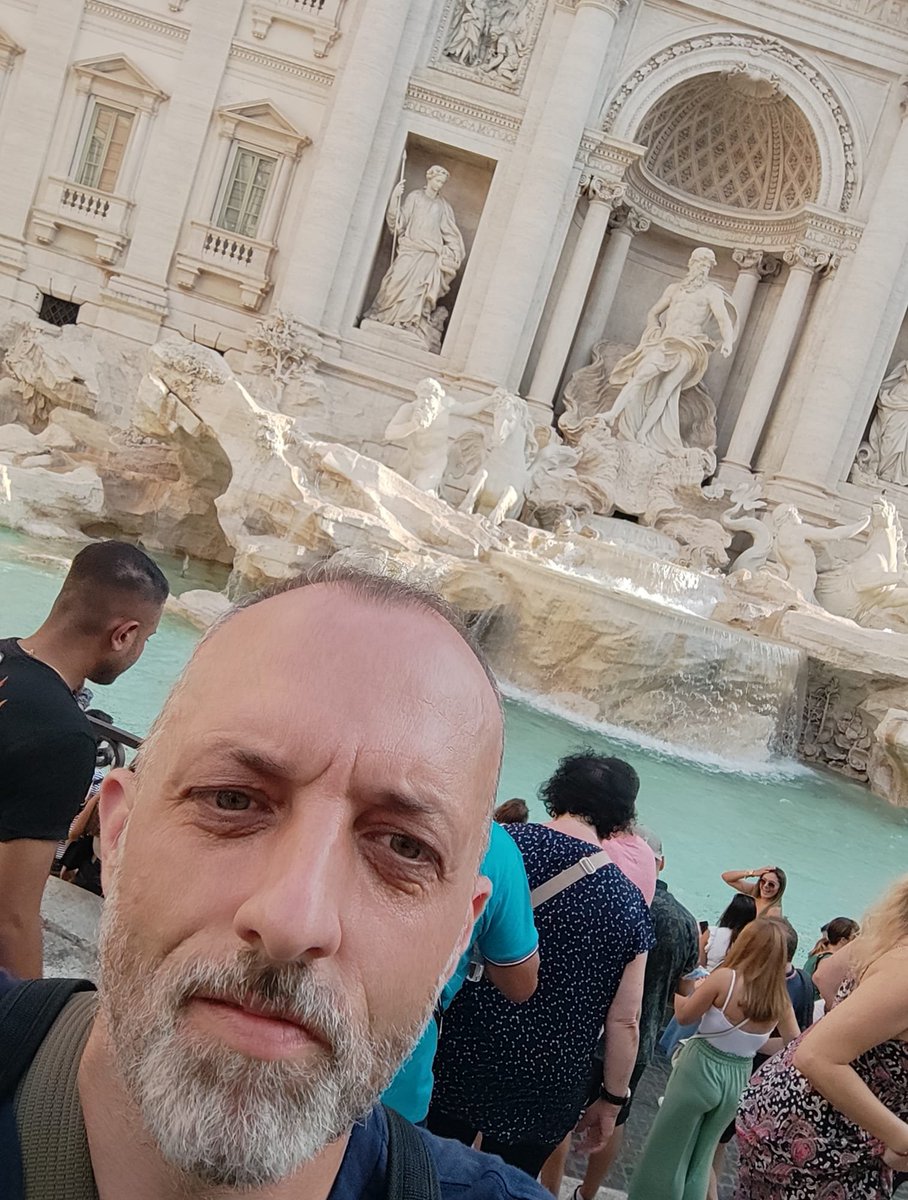 Yamafuda's tweet photo. Rome - 2021
#Fontainedetrevi #rome https://t.co/dEVzbZf2fF