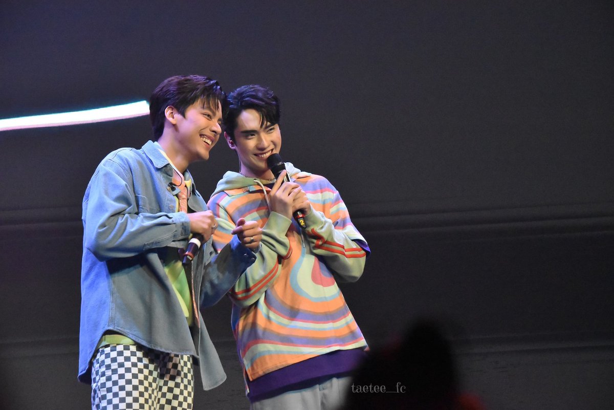 Taetee_FC's tweet photo. เหมือนมาเป็นพยานแห่งรักกก ~
#TaeTeeTheJourney
#TaeDarvid
#TEeThanapon
#เต้ตี๋ชู้รักเรือล่ม
#TaeTee_FC https://t.co/MnKjCHkYVp