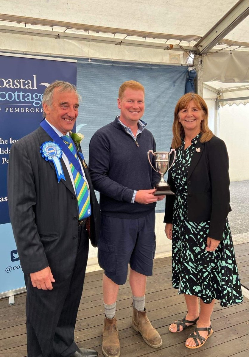 Honoured to have won the Baron De Rutzen Award from PAS <a href="/PembsCountyShow/">Pembs County Show</a> last week. Awarded for application of technology to promote progressive, sustainable agriculture and environmental stewardship. Still learning, still evolving. Whats next? #tenyearplan #shouldhavewornatie
