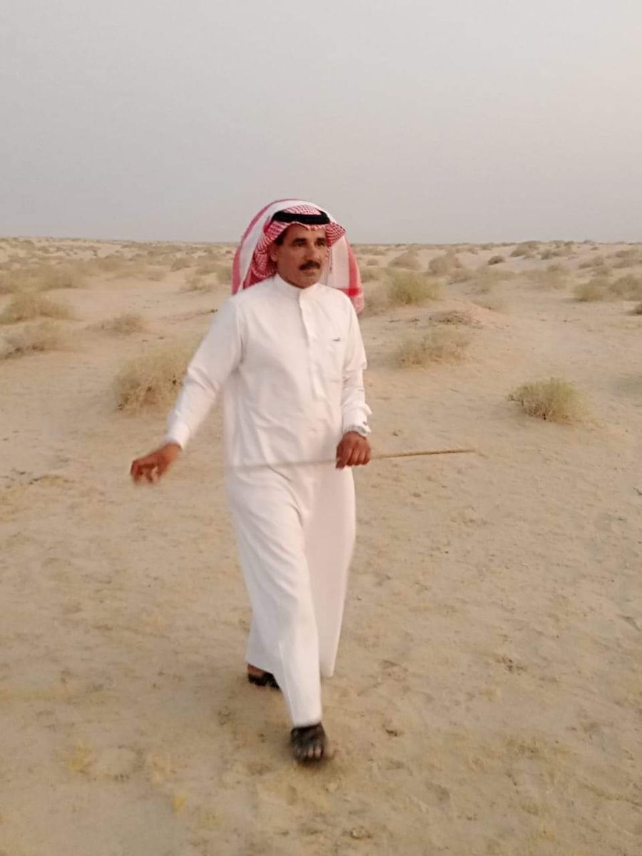 ابي ابتعد عن من شقاني 
اكيد قلبي يزيد بعذابه 
حسبي على وكتن بهذلاني
ماميز بين كبر وشبابه