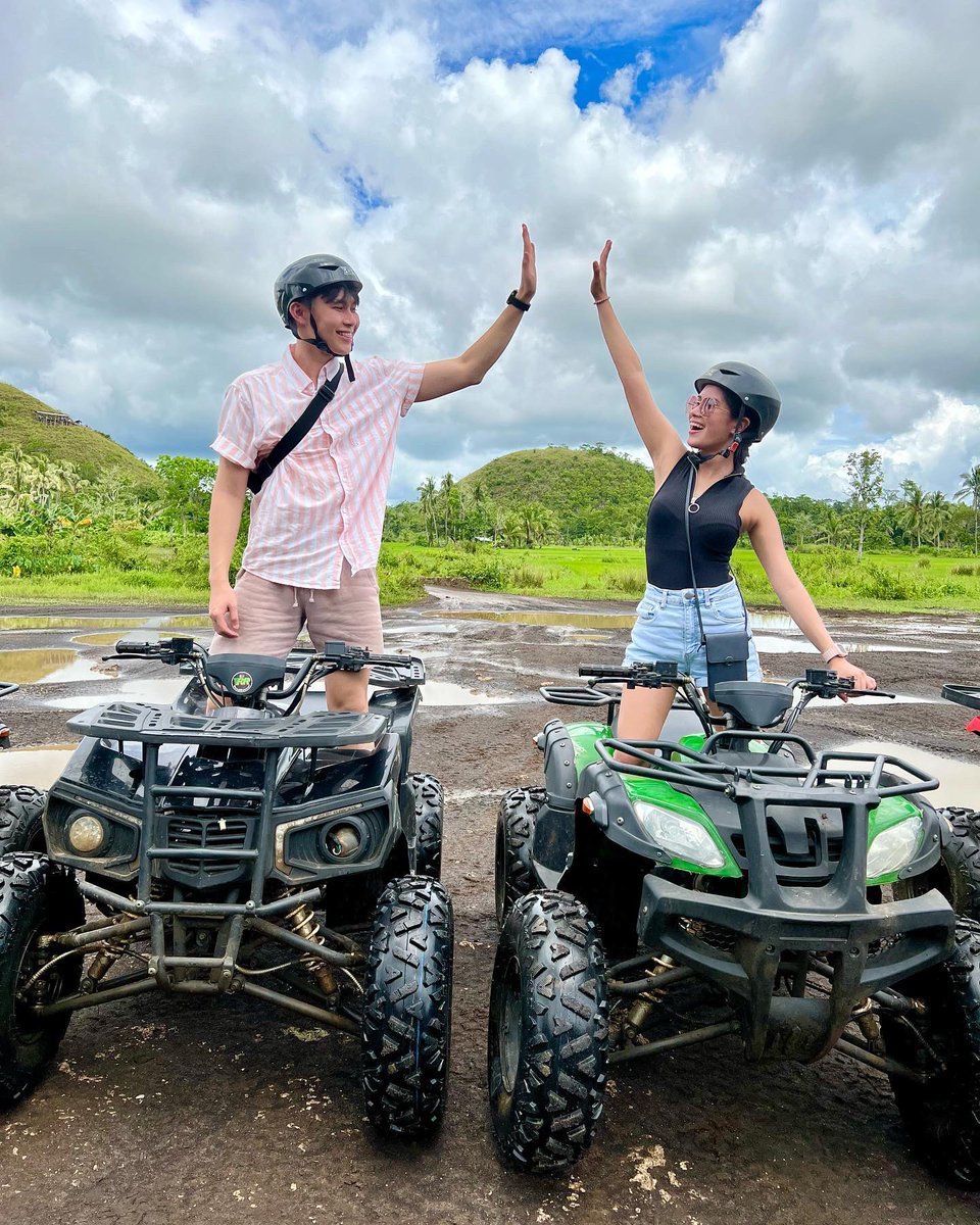 mariancarmelo's tweet photo. Work hard, travel harder📍Chocolate Hills ATV with my family

#ChocolateHills #BoholChocolateHillsATV #ATVChocolateHilss #Bohol https://t.co/AViAC9ckq1