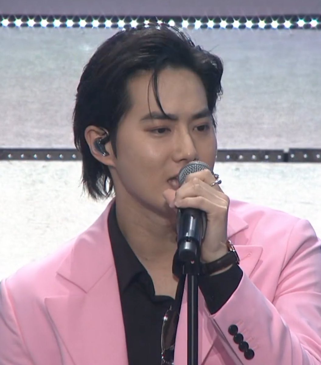 kokokbop's tweet image. SUHO MY ROCKSTAR!!!! 💗💗💗