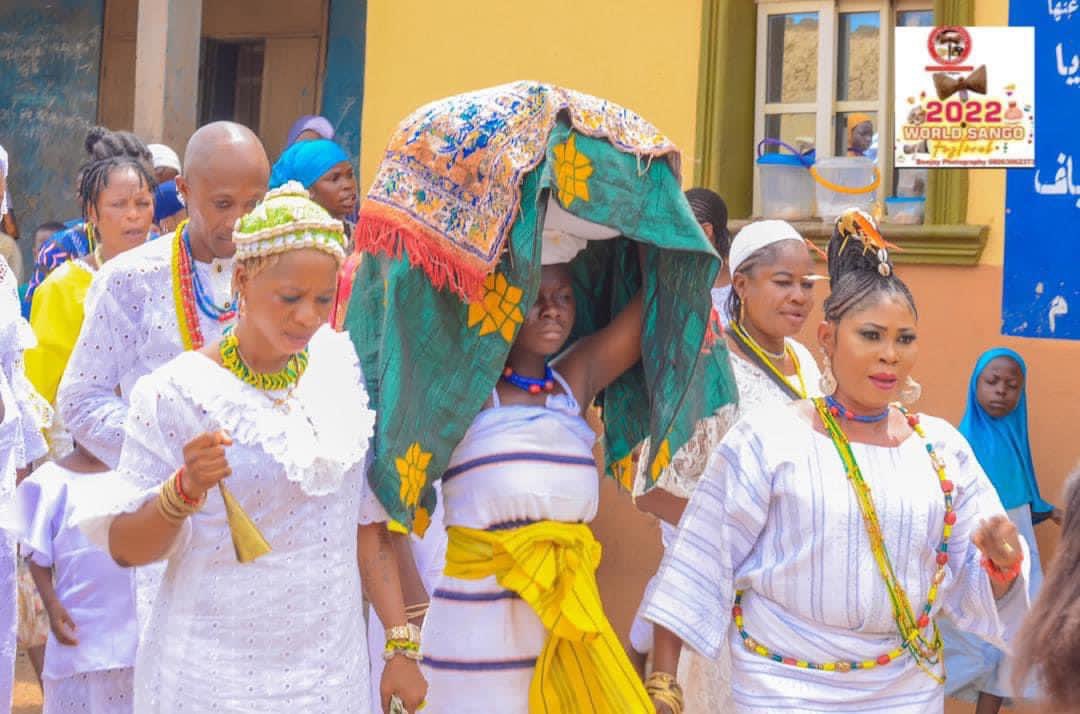 CulturesTradi's tweet photo. Nigéria 🇳🇬
Festival Mondial de Shango 2022 à Oyo
#CultureTradition #NotrePatrimoine #royaumeoyo #benin229 #Africaculture #africanbeauty #Nigéria #Team228 #Team229 #Team233 https://t.co/QvsntRnM0o