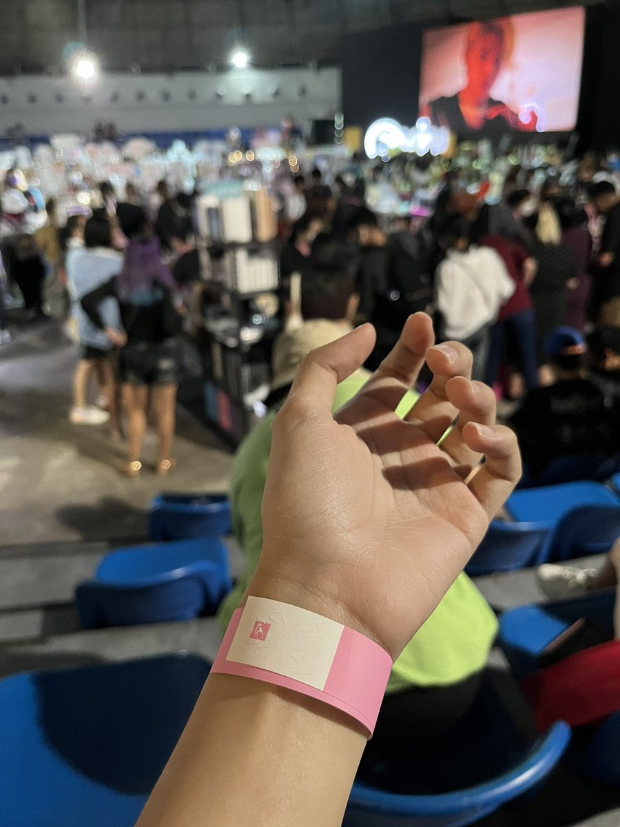 lisahooniee's tweet photo. forda gastos na naman ang mga fersons✨

#hallyumarket2022 https://t.co/w0e1KVhhGd