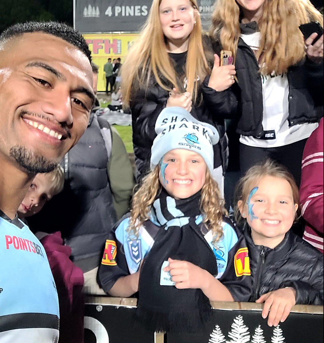 Great night at the footy. <a href="/MulitaloRonaldo/">ronaldo_Mulitalo</a> coming over to spend time with the fans and take a photo with my girls was the highlight (Result was good too). A seemingly small gesture made their night. Thanks mate