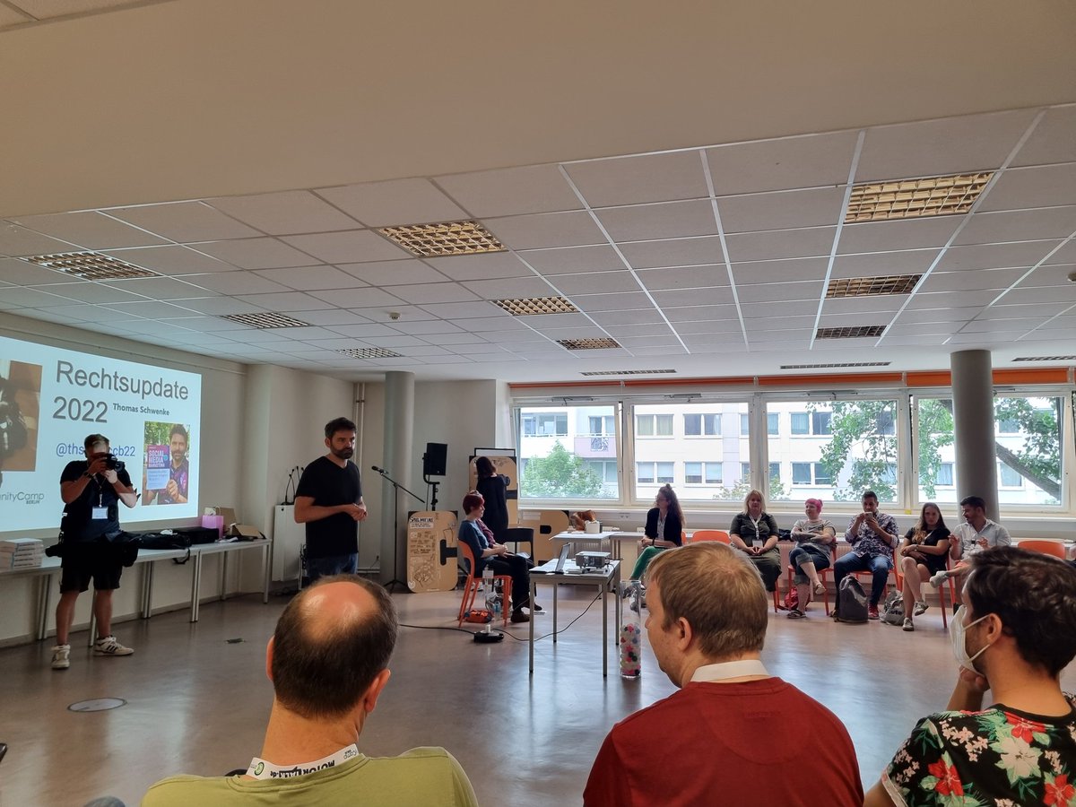 KlaudiaKelleh's tweet image. Was ich demnächst alles nicht mehr darf... 😉 Rechtsupdate mit Dr. Thomas Schwenke @thsch 
#ccb22