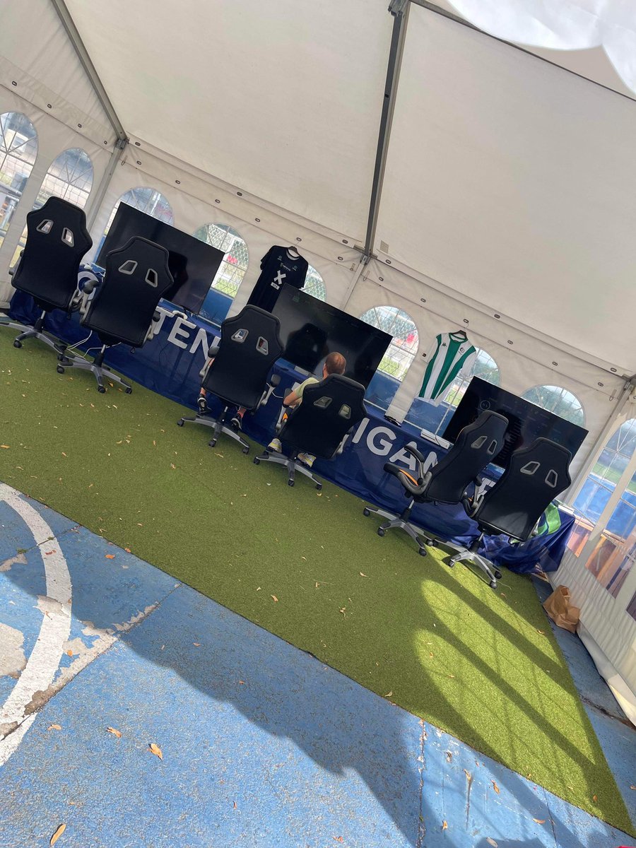 Febix_hstd's tweet image. Good vibes with @ELGIGGAMING and @ePerformanceHst 
Talking about gaming and teamwork 🤝👏🏾