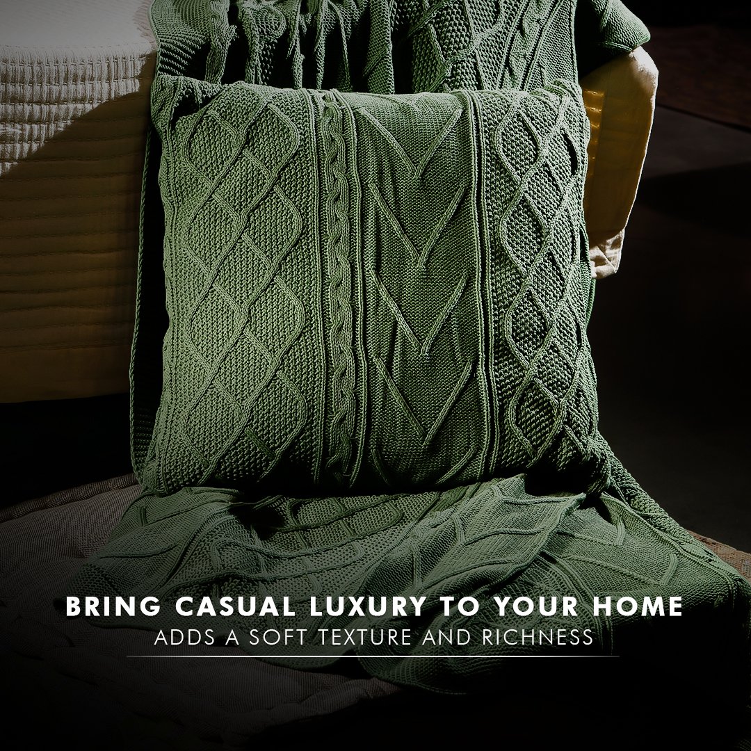 _Izzhaar's tweet image. How about spending some leisure time at home this weekend? ❤️
Grab these handknitted, super soft, and high-quality cushions and throw set to quickly enhance the degree of comfort and coziness at your home! ❤️
.
.
#izzhaar #amanat #cushions #throws #handknitted #handcraft #cushion