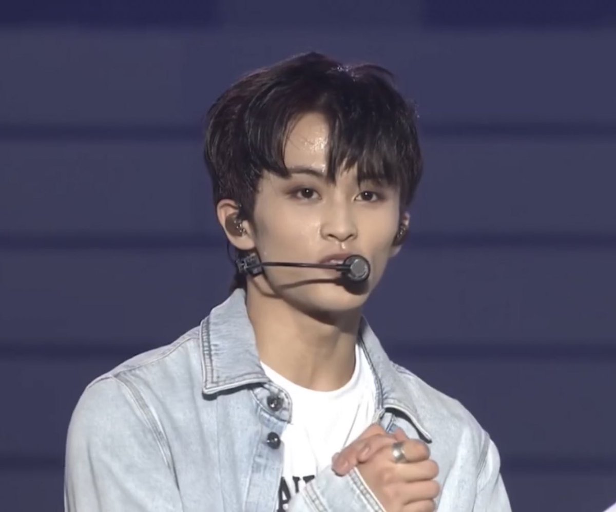 LOOKSMKL's tweet photo. MARK. https://t.co/29CPZDDv5a