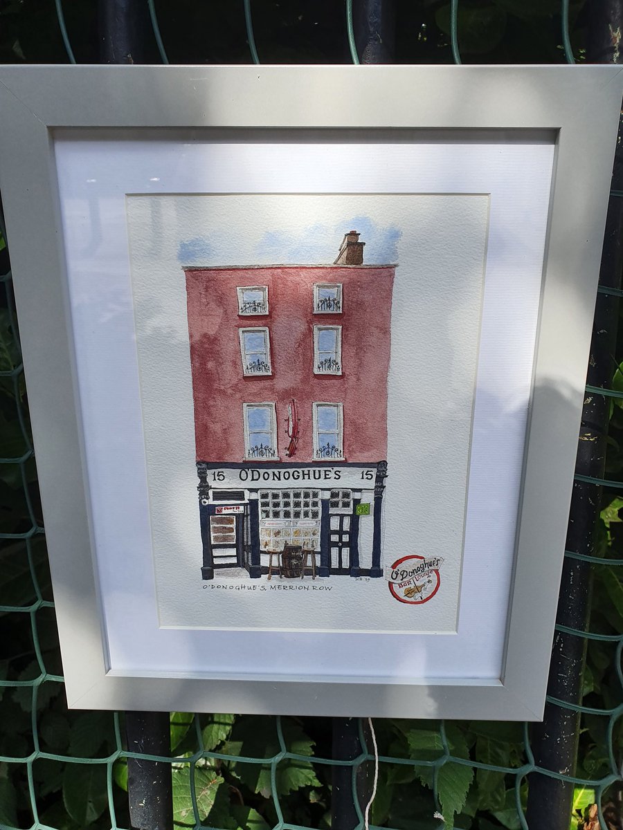 allthepubsin's tweet photo. Back for last People's Art exhibition this summer on Stephens Green. Something for everyone if you're looking for original Irish art #Peoplesartdublin https://t.co/QxdNHnNQ8P