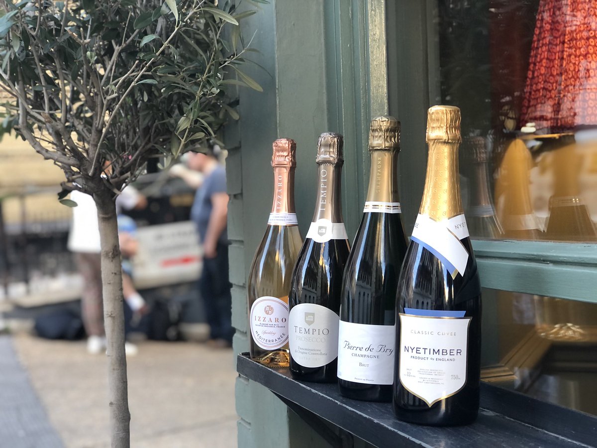Happy #fizzfriday gang! We may not have tubes, we may not have many buses, but we have the sun and some beautiful bottles of effervescence! Get your weekend off to a fizzing start! #tgif ☀️ 🥂 
What are you starting your weekend off with?