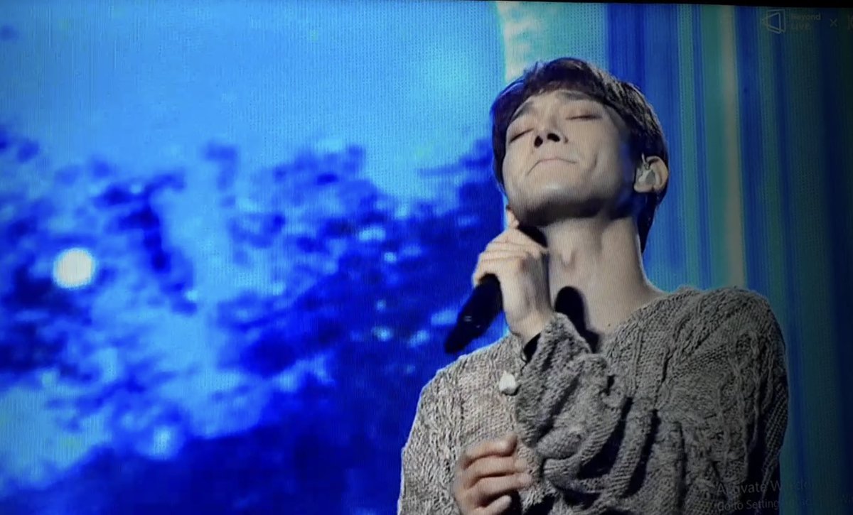 daesnation's tweet photo. Loving jongdae to the moon and back🥹💙 https://t.co/CJEUs8G6Hy