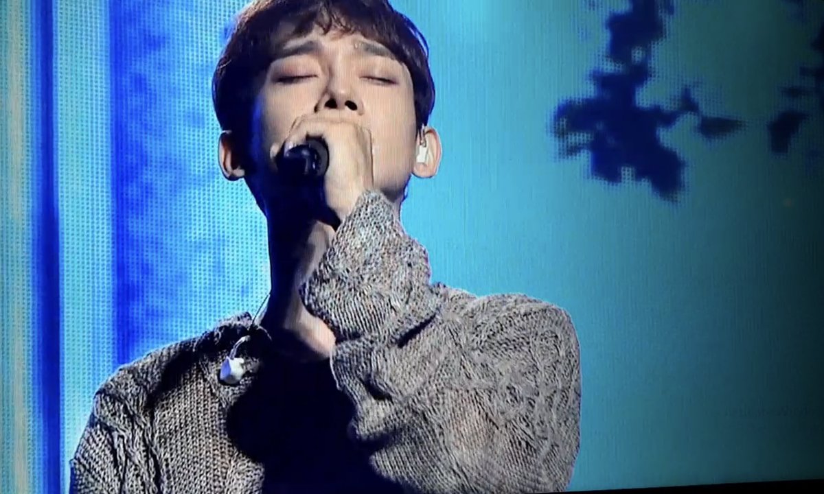 daesnation's tweet photo. Loving jongdae to the moon and back🥹💙 https://t.co/CJEUs8G6Hy