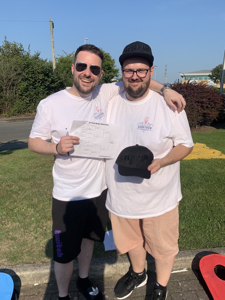 IceCreamUploads's tweet photo. Here’s a couple of pics that we didn’t share from last week’s meet up.

As well as the BBQ, we had a few other off-stream activities…

🏆 @NakedNeil26 is the great Cornholio
🎧 @BeansTV_ won a surprise A40 raffle

 #WeMeetYou https://t.co/jBzF8EYdpq