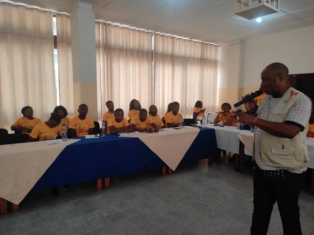 MajRDCongo's tweet photo. #JIJ: Dans son intervention, @benj_mbiya chargé du programme Ado et jeune à l'@abefnd_rdc, précise que le mentorchip est une école qui peut prendre diverses formes dont les  relations interpersonnelles. https://t.co/yWdgnohpmz