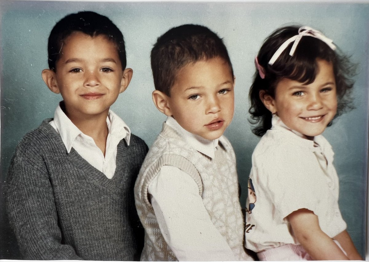CaliforniaFrizz's tweet photo. I was such a weird and funny kid, always cheekily smiling……

Not much has changed 😉😂

#TakeMeBackToThe90’s https://t.co/2XMzVdafbB