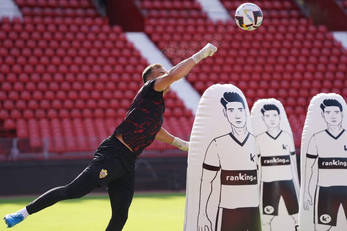 U_D_Almeria's tweet photo. 🤜 ¡Fernan2️⃣! 😄 https://t.co/jour8GKXb2