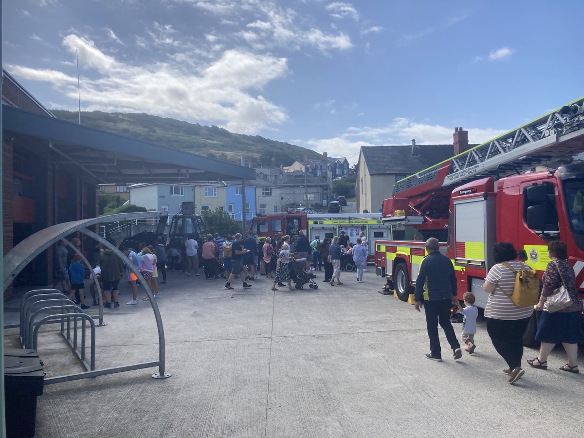 Emyr Jones tweet media