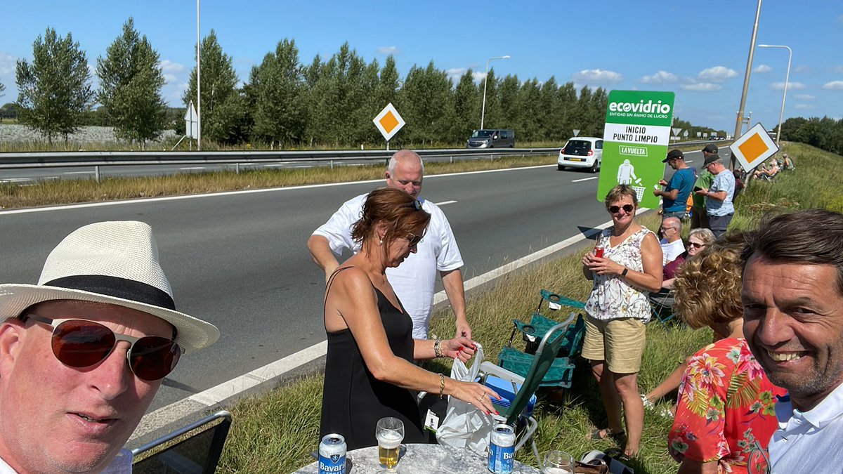 Wachten op <a href="/lavuelta/">La Vuelta</a> <a href="/gemeenteWMW/">West Maas en Waal</a> #vuelta <a href="/LaVueltaHolanda/">La Vuelta Holanda</a> <a href="/lavuelta2022/">La Vuelta 2022 @ Utrecht-Region</a>