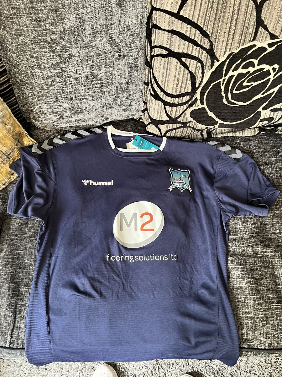 We’d also like to thank <a href="/M2flooringSolut/">M2 Flooring Solutions</a> for sponsoring the reserve team kit for the 22/23 season👏🏼🤝

#FATS🔵⚪️ #UTF