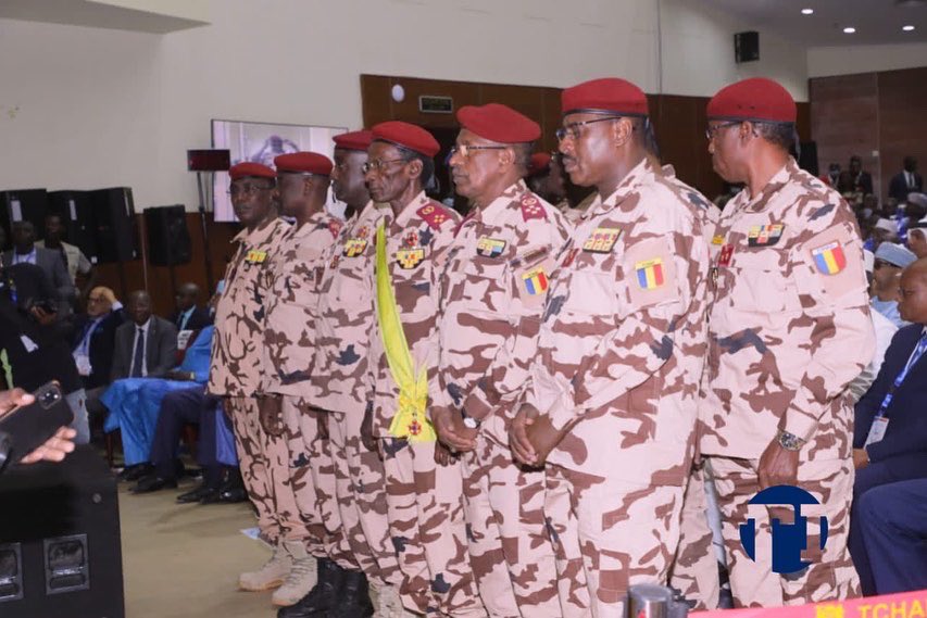 tchadinfos's tweet photo. Arrivé des Membres du Conseil Militaire de Transition au Palais du 15 janvier. #Tchad 🇹🇩 https://t.co/3YomriZnlo