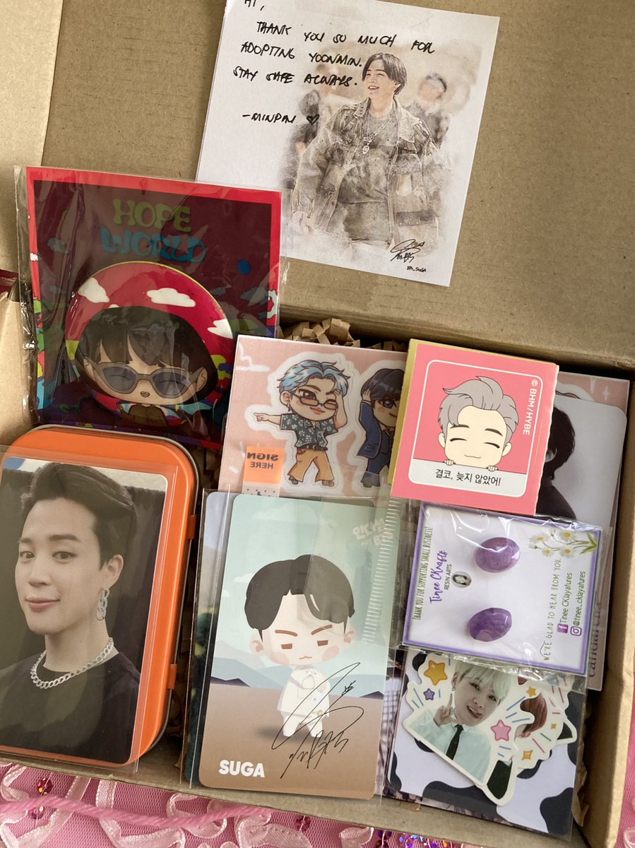 forlieyUh's tweet photo. ⸝⸝  hi @minpau1220 !  yoonmin came home safely today ♡  thanks a bunch for super secured packaging and hassle-free transaction ! also for the freebies po grabe ang dami thank u so much po !! >3<  

♡ ⸝⸝  

#minpausells https://t.co/IoFuKcw1so