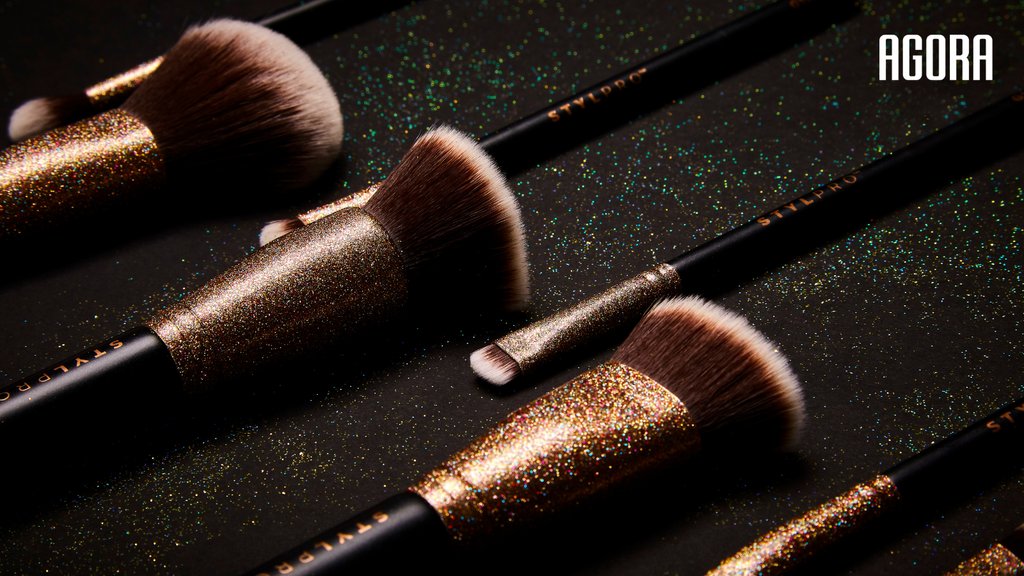 StylPro_UK's tweet photo. The STYLPRO Luxury Makeup Brush Collection is perfect for a full face of glam🤩
Currently £9.99 down from £39.99 on AGORA!
Download AGORA from your App Store❤️
#stylpro #agora #makeupbrushes #makeupbrushcollection #veganbrushes #shop https://t.co/7Rag5o8eBV