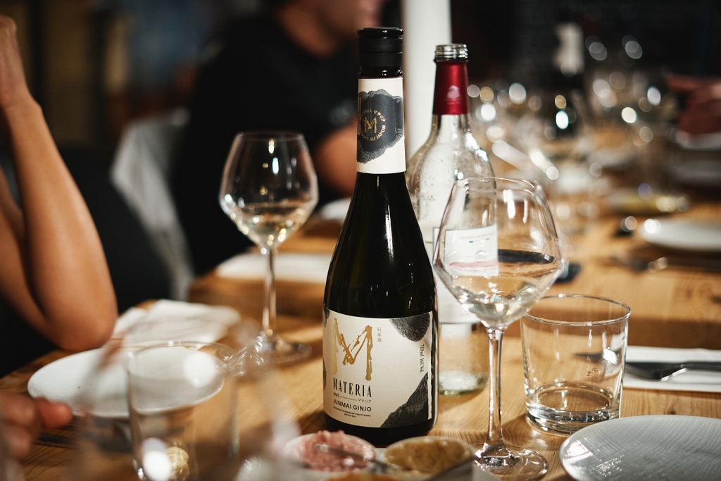 Un Samedi soir à Paris planifié comme on les aime avec du saké MATERIA en invité d'honneur! 

A Saturday evening in Paris planned as we like it with MATERIA saké as the guest of honor!

#materia #materiasake #saké #sake #frenchfood #japanesefood #winepairing #accordmetsvins #vin