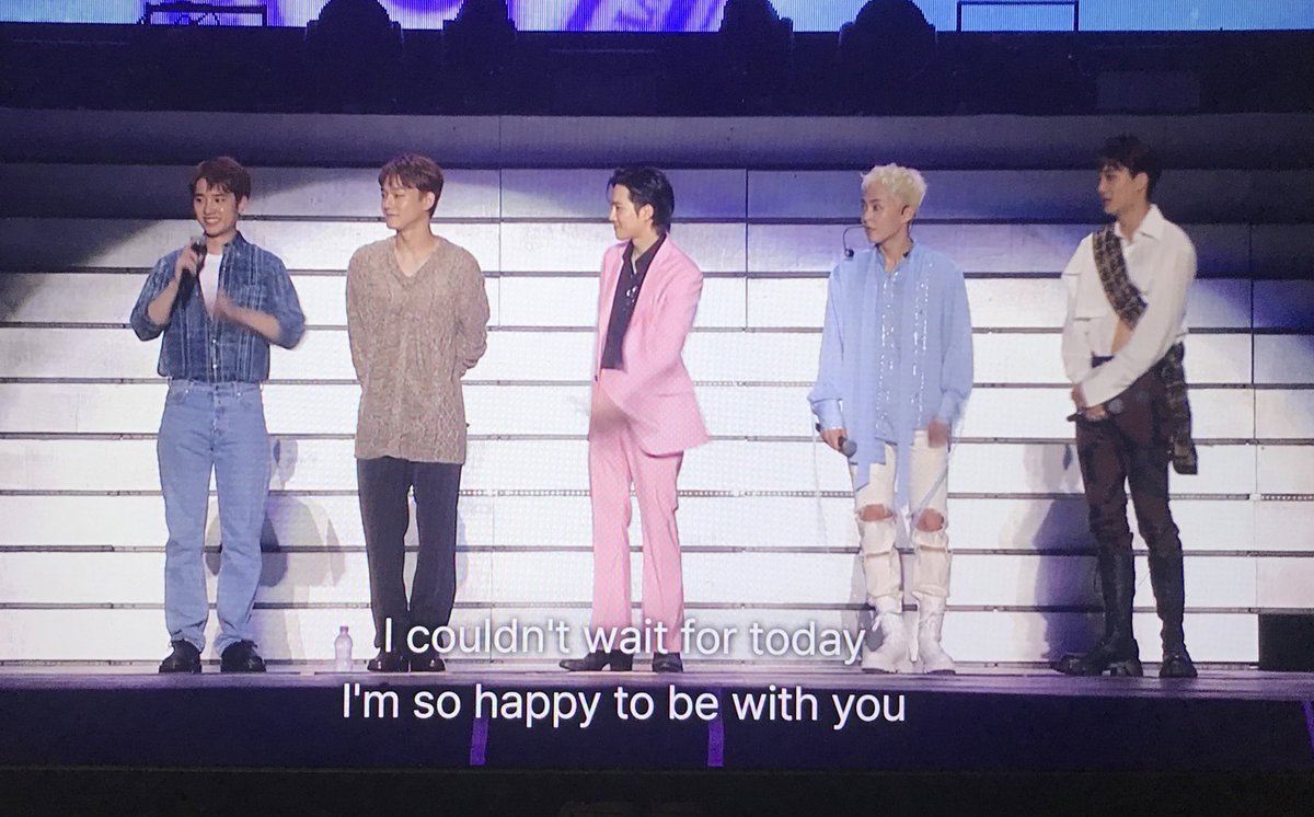 oshcuddles's tweet photo. SO CUTE TO SEE EXO TOGETHER AFTER THEIR SOLO STAGES 🥺 https://t.co/X1YgXBl0i4