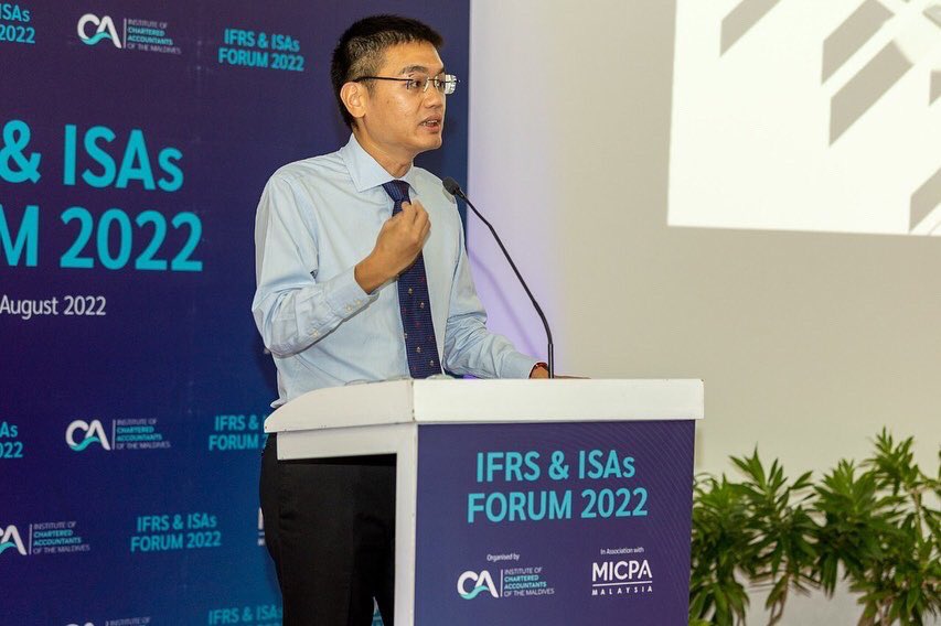 icamaldives's tweet photo. Mr. Tan Khoon Yeow, Head of Learning and Professional Development at BDO Malaysia and the designated trainer by MICPA delivered three important technical sessions during the morning session of today's forum. 

#IFRSandISAsforum2022 #paneldiscussion #IFRS #ISAs #Auditingstandards https://t.co/jY6NIML3NU