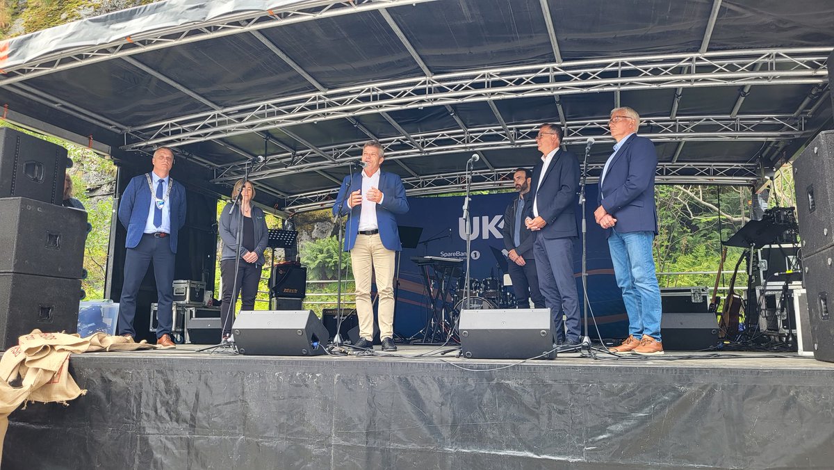 Norges største batteri startes på Husøy på Senja for å sikre strømforsyninga til et viktig fiskerisamfunn <a href="/NFdep/">Nærings&fiskeridep</a> <a href="/rafisklaget/">Norges Råfisklag</a> <a href="/NorgesFiskarlag/">Norges Fiskarlag</a> <a href="/SjomatNorge/">SjomatNorge</a>