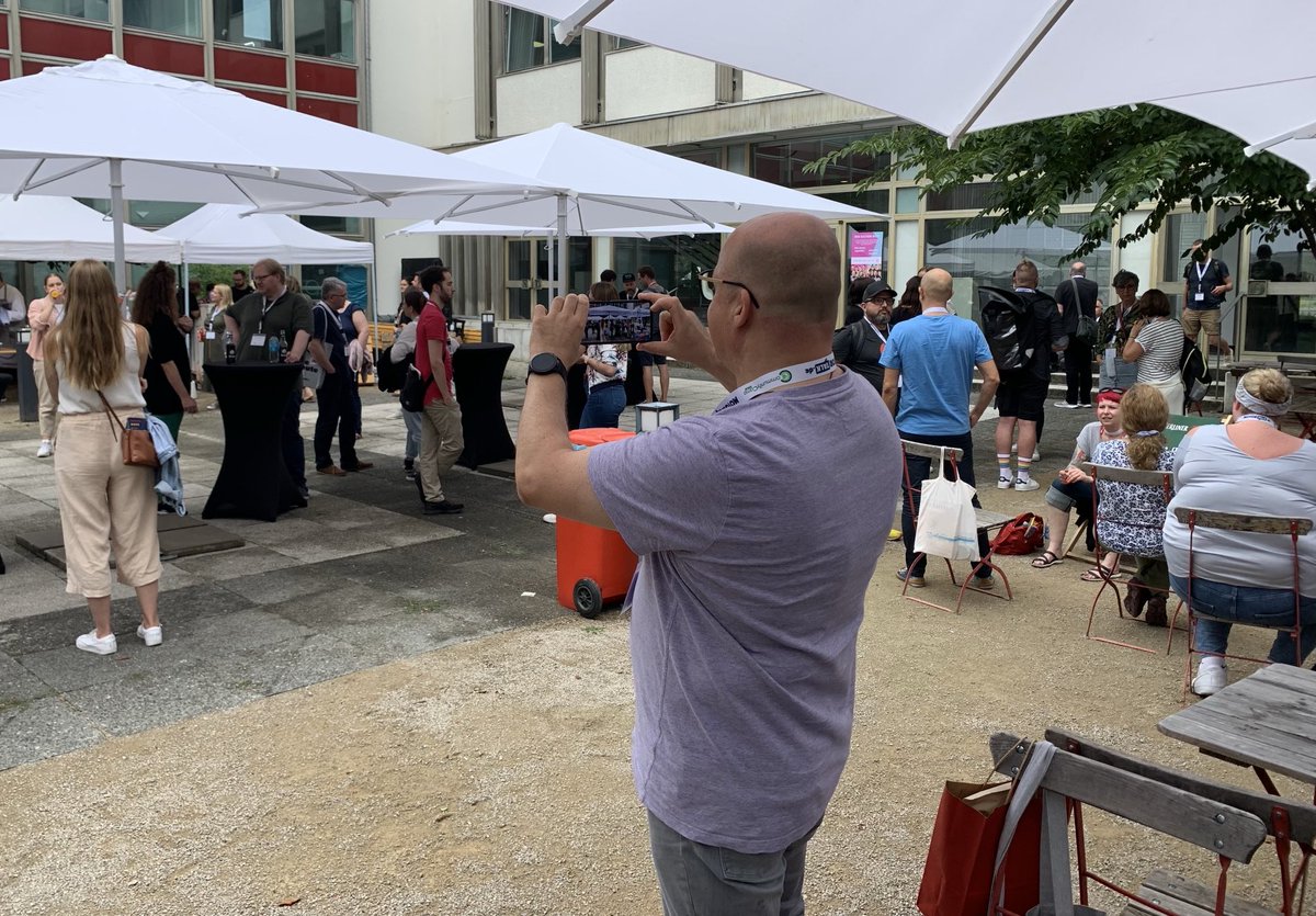 frolueb's tweet image. Immer diese Paparazzi… #ccb22 ⁦@Roquane⁩