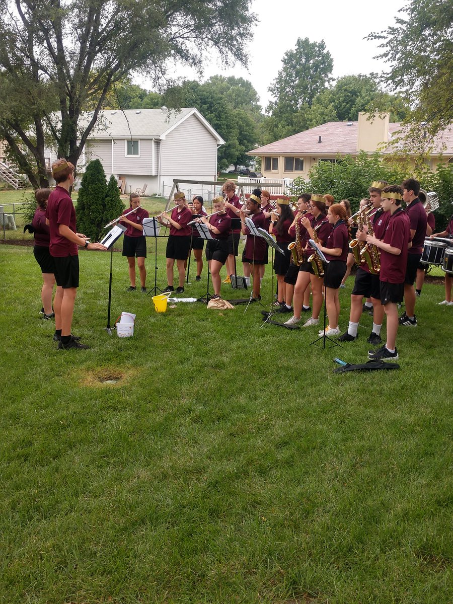 First lawn concert of the day. 27 more to go.