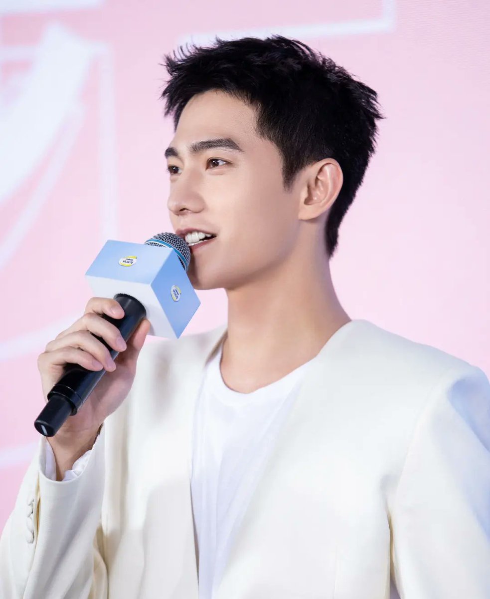 ThantThwet's tweet photo. Today's Caltrate Live
Baby Yang looked so charming 😍
#YANGYANG
#杨洋
#YangYang杨洋
#หยางหยาง
#Caltrate https://t.co/GDFWgQciPm