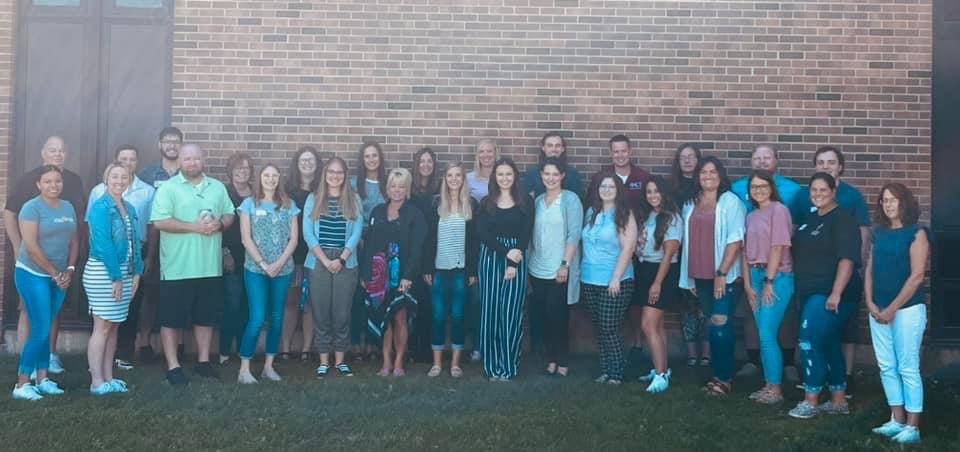BagoSuper's tweet photo. This group of Bago educators is comprised of new certified staff, paraprofessionals, food service and transportation. We are missing a few in our picture but are excited for all of them to be joining our amazing team. 🙌

Looking forward to welcoming back all staff on Monday! https://t.co/234zuLE2MY
