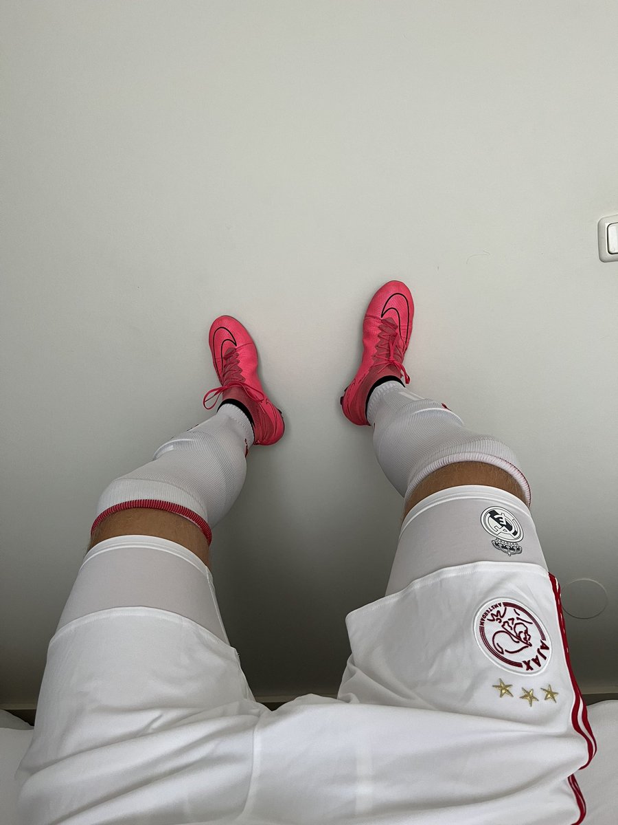 dutchboy92's tweet photo. Ready to play https://t.co/c0ffjHfO9N