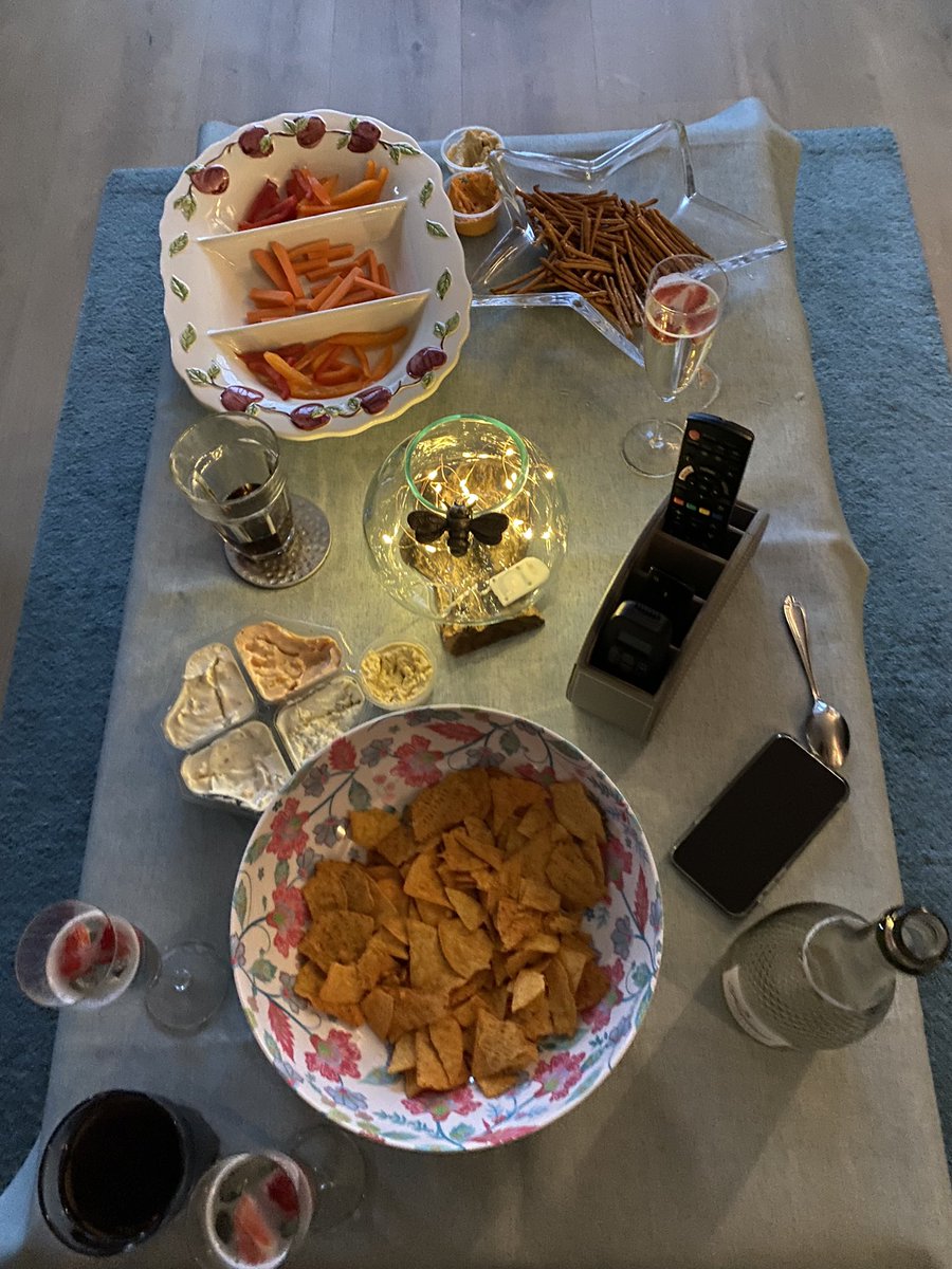redgirlang's tweet photo. First meeting of our book club was a huge success. Thanks to @cherylbaxter15 for being the most incredible host. @richardosman’s The Thursday Murder Club was a hit . Next up The Light Between Oceans. @Julies100 @purpleDMjules @smolle01 @MichelleMcAli16 #VioletB 📖📚🥂🍓🥨☕️💖 https://t.co/fE5c7HPEqY